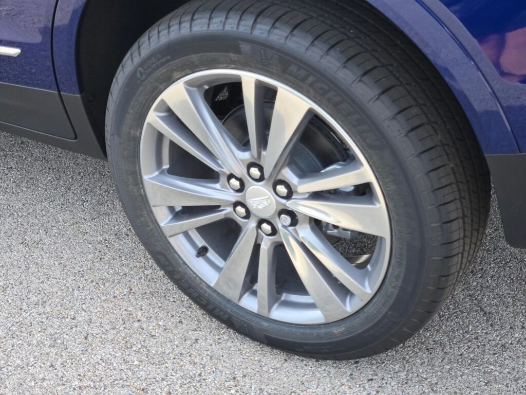 New 2025 Cadillac XT5 Premium Luxury w/ LPO, Floor Liner Package FWD image 15