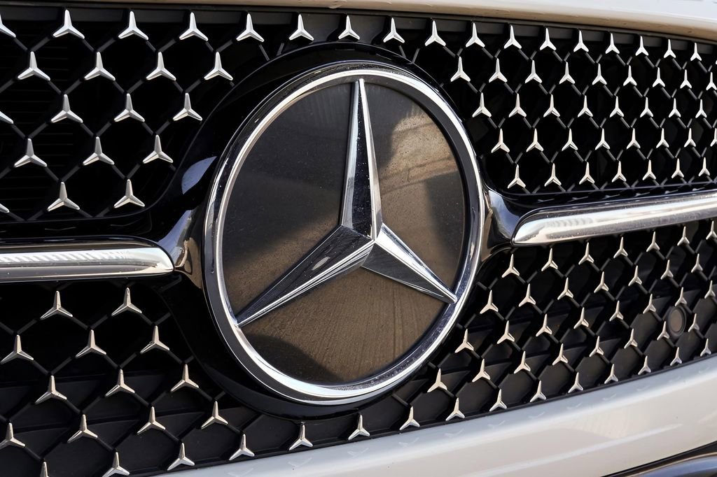 Used 2024 Mercedes-Benz CLE 300 4MATIC Cabriolet image 22
