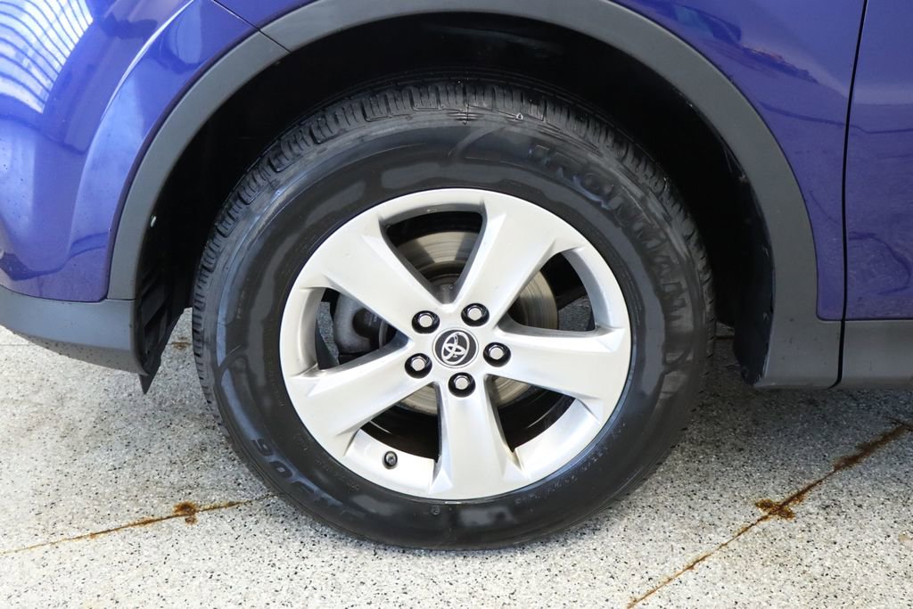 Used 2015 Toyota RAV4 XLE AWD/4WD image 14