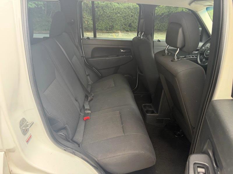 Used 2012 Jeep Liberty Sport RWD image 27