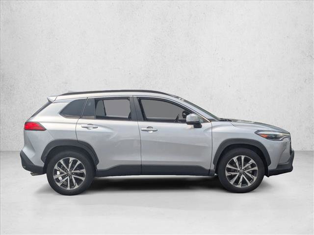 Used 2022 Toyota Corolla Cross XLE image 4