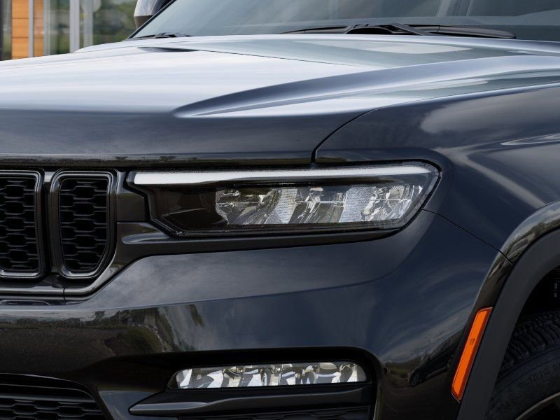 Used 2025 Jeep Grand Cherokee Limited image 10