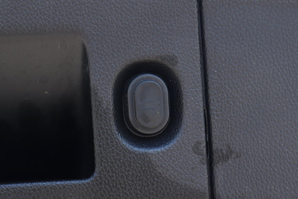 Used 2020 Chevrolet Suburban Premier RWD image 11