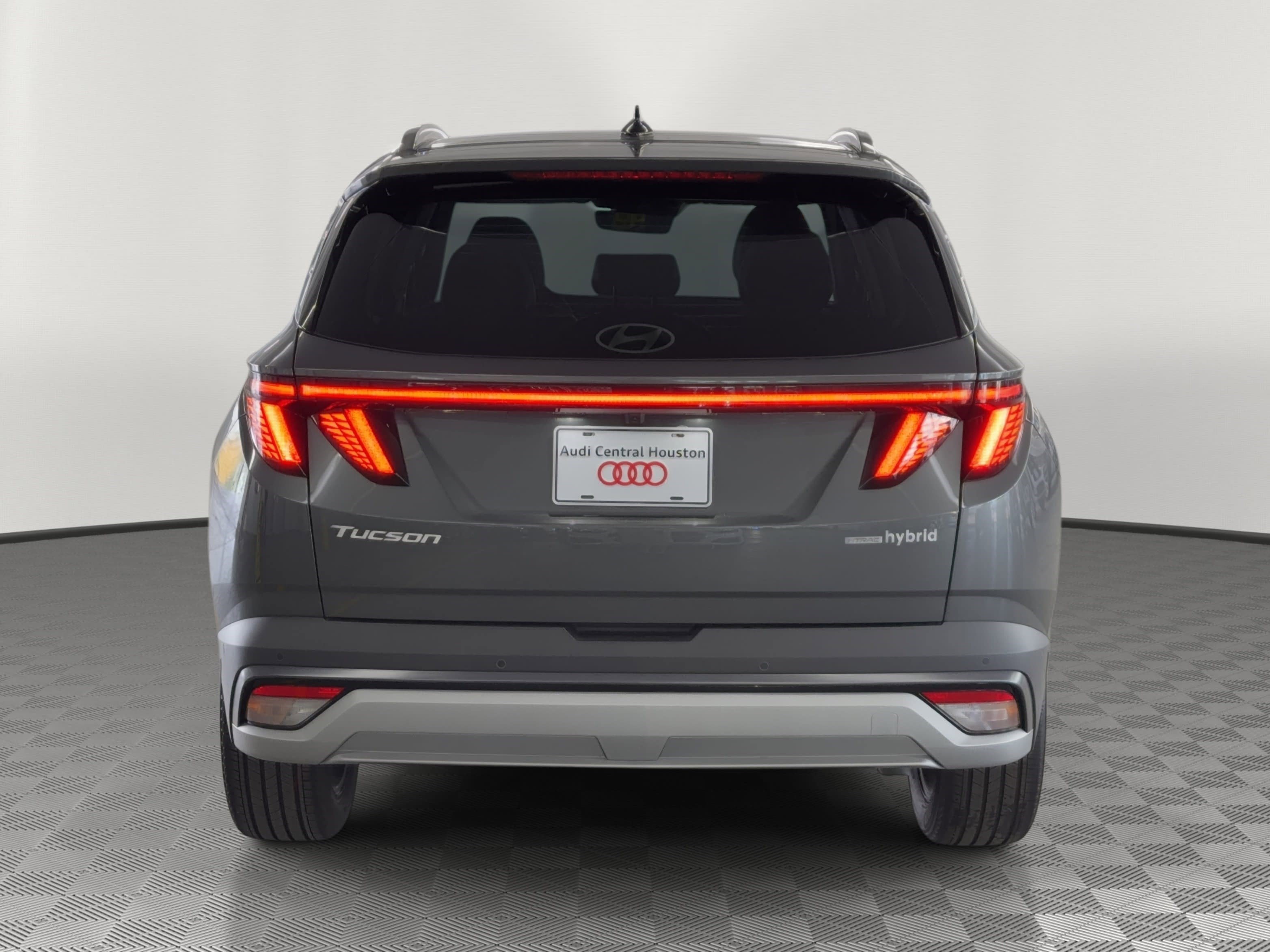 Used 2025 Hyundai Tucson Limited image 10