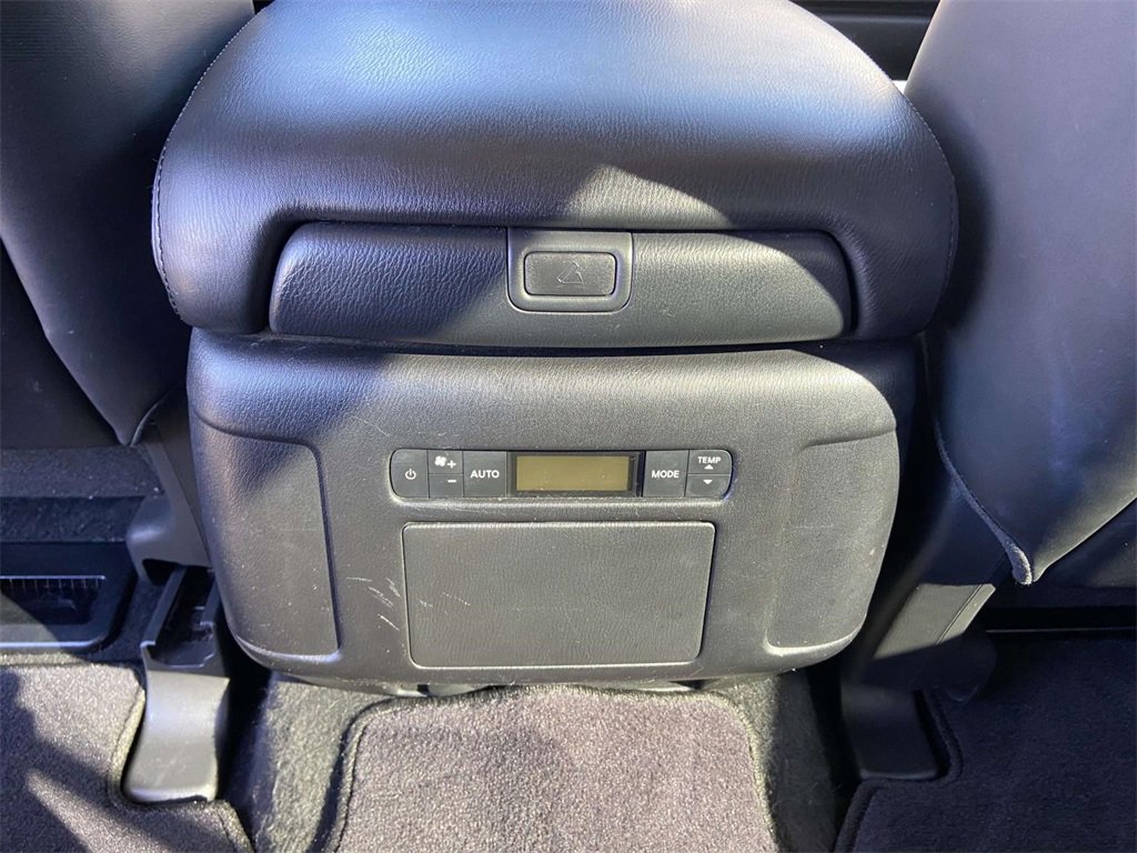 Used 2021 Nissan Armada SL w/ Captain's Chairs Package image 13