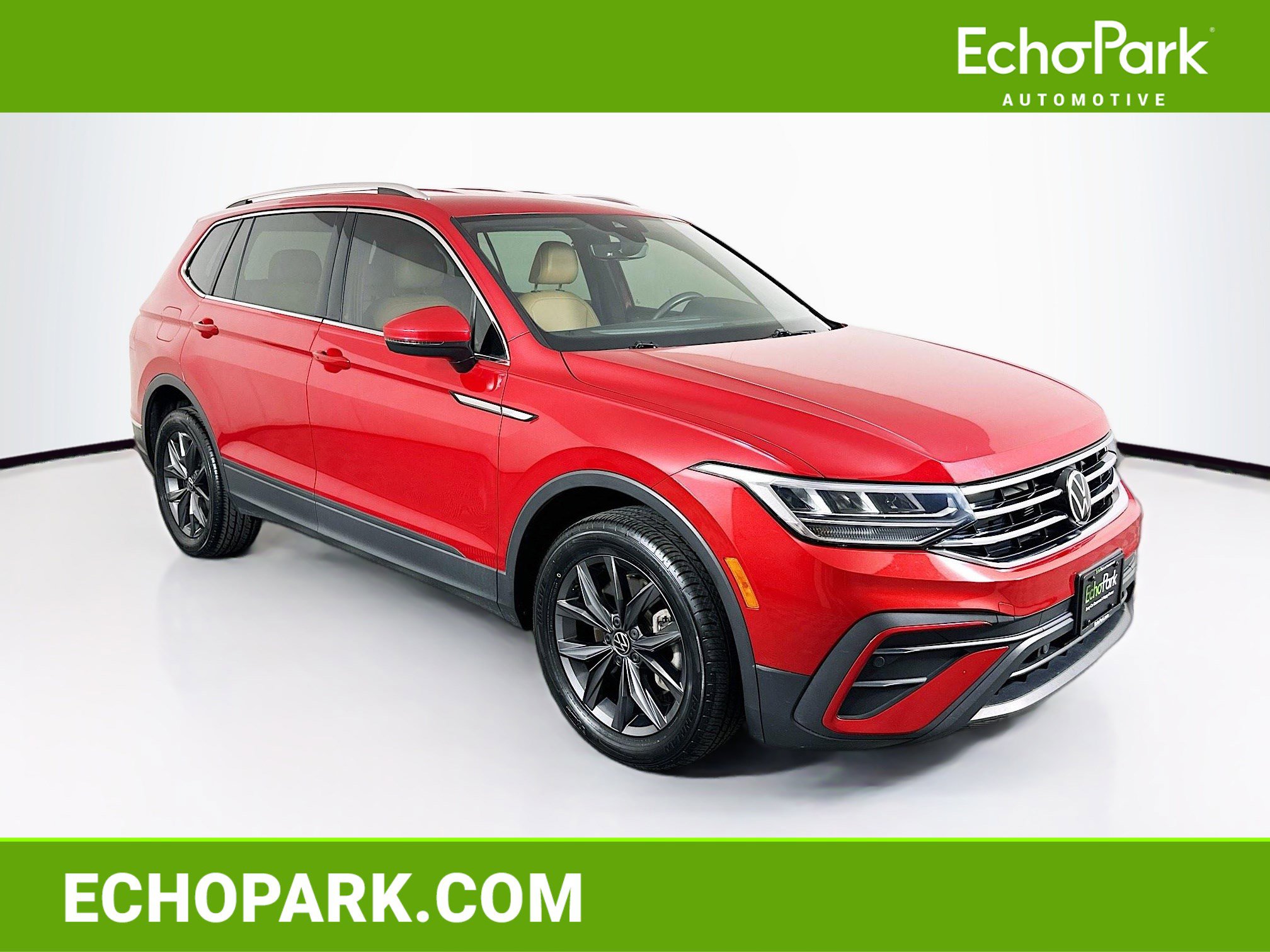 Used 2022 Volkswagen Tiguan SE AWD/4WD image 1