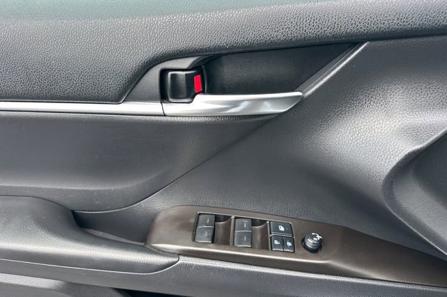 Used 2022 Toyota Camry LE FWD image 14