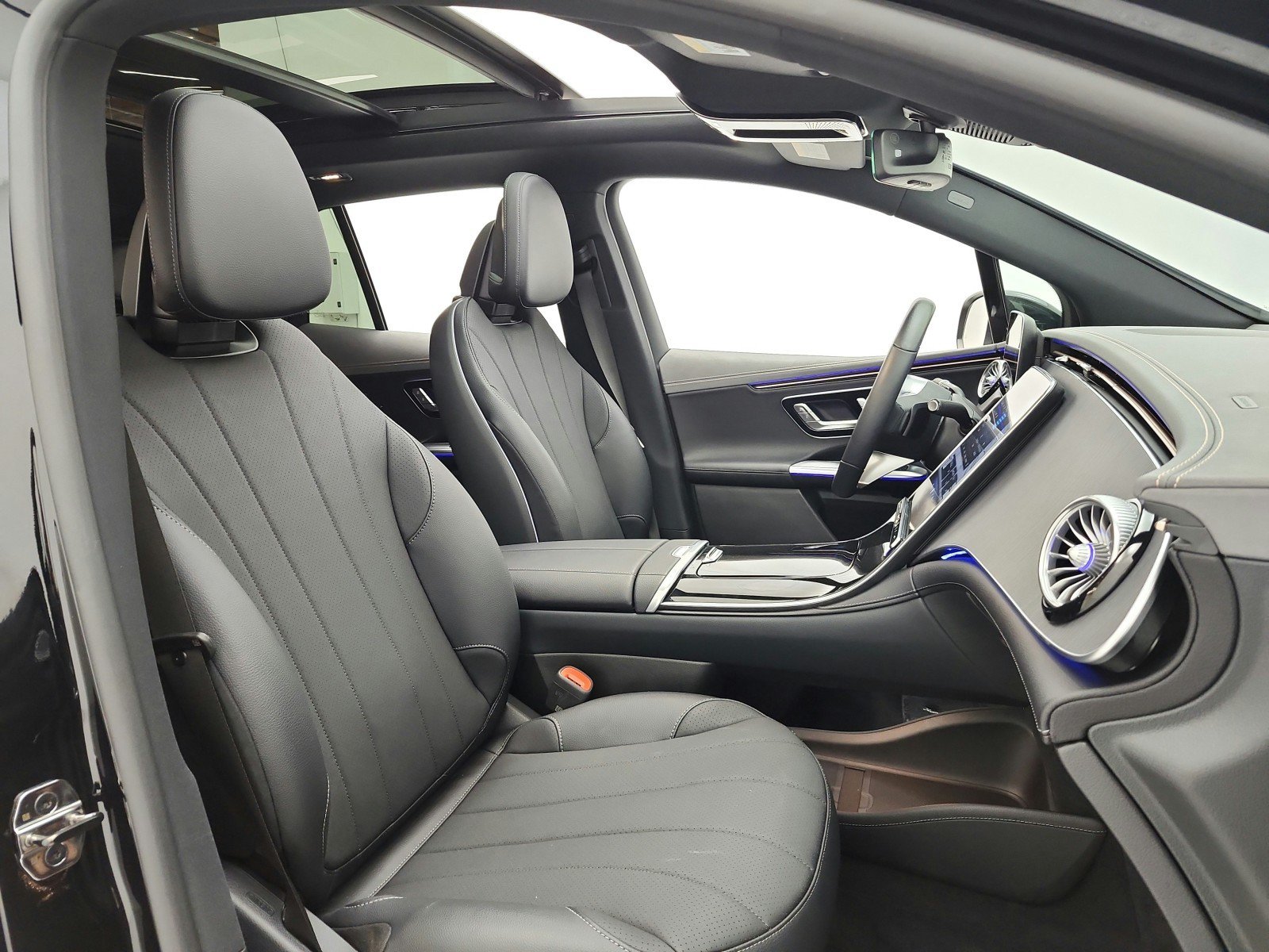 Certified 2026 Mercedes-Benz EQE 320 4MATIC SUV image 19