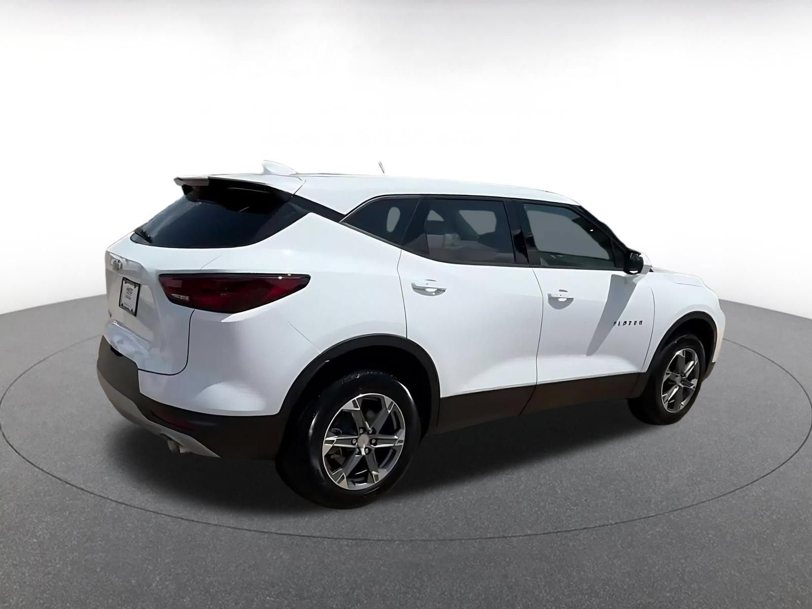 Used 2026 Chevrolet Blazer LT FWD image 13