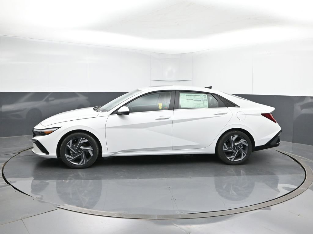 New 2026 Hyundai Elantra Limited FWD image 2
