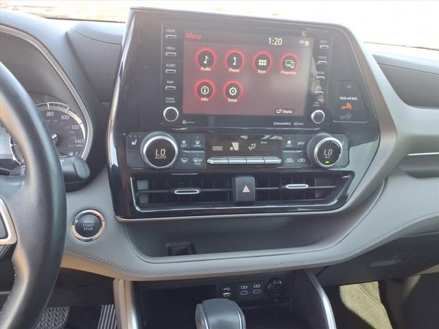 Used 2022 Toyota Highlander XLE image 17