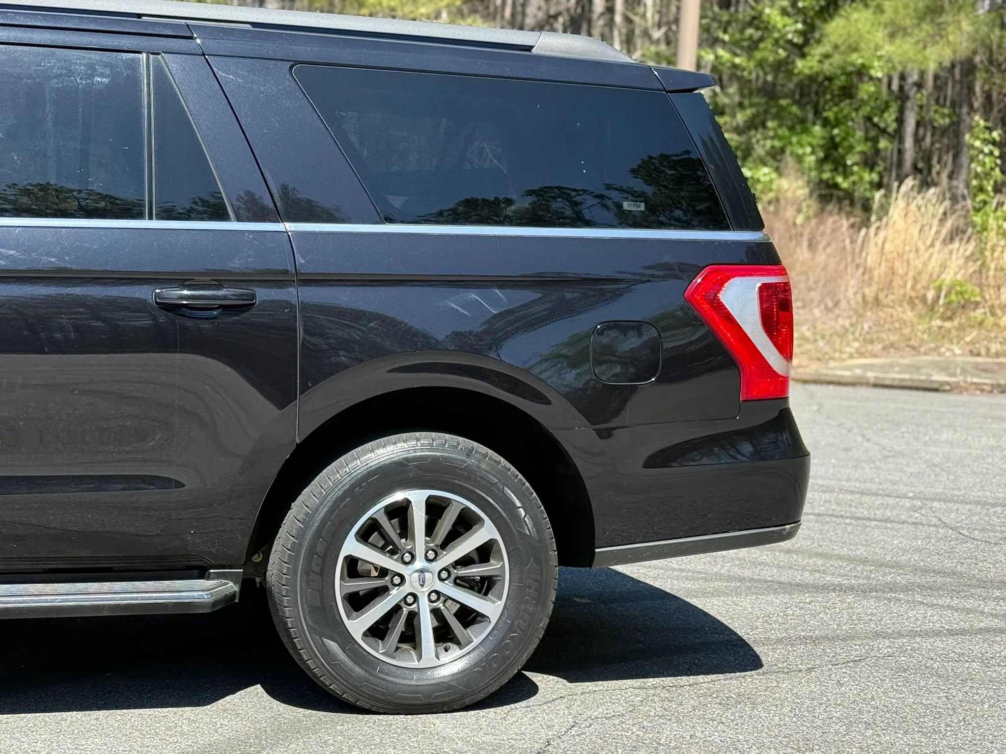 Used 2020 Ford Expedition Max XLT w/ Equipment Group 202A RWD image 8