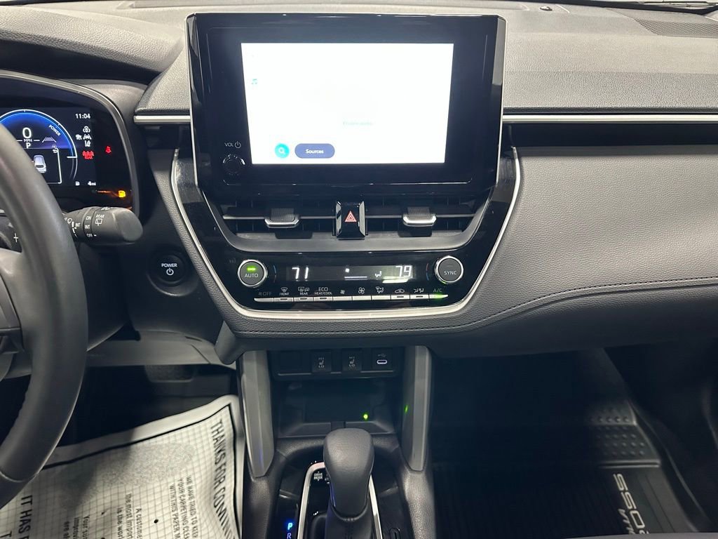Used 2025 Toyota Corolla Cross XSE w/ Convenience Package image 24