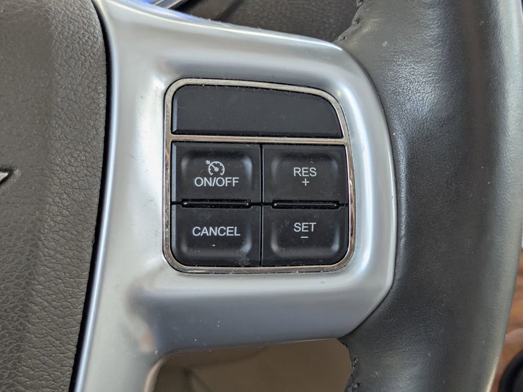 Used 2014 Chrysler 300 C RWD image 33
