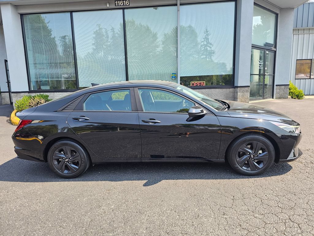 Used 2023 Hyundai Elantra SEL FWD image 8