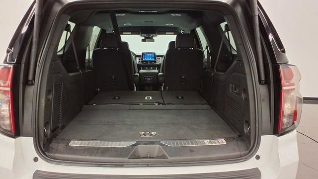 Used 2023 Chevrolet Suburban Premier image 15