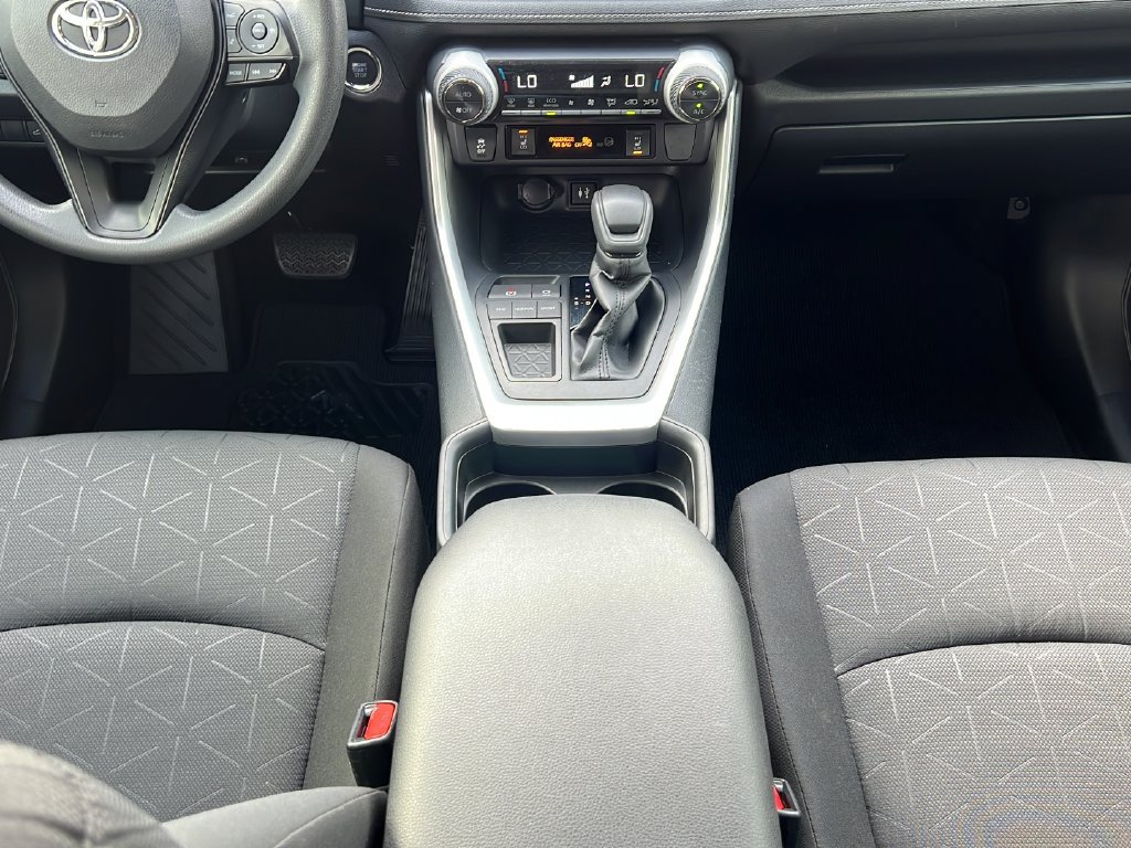 Used 2019 Toyota RAV4 XLE w/ Convenience Package FWD image 18