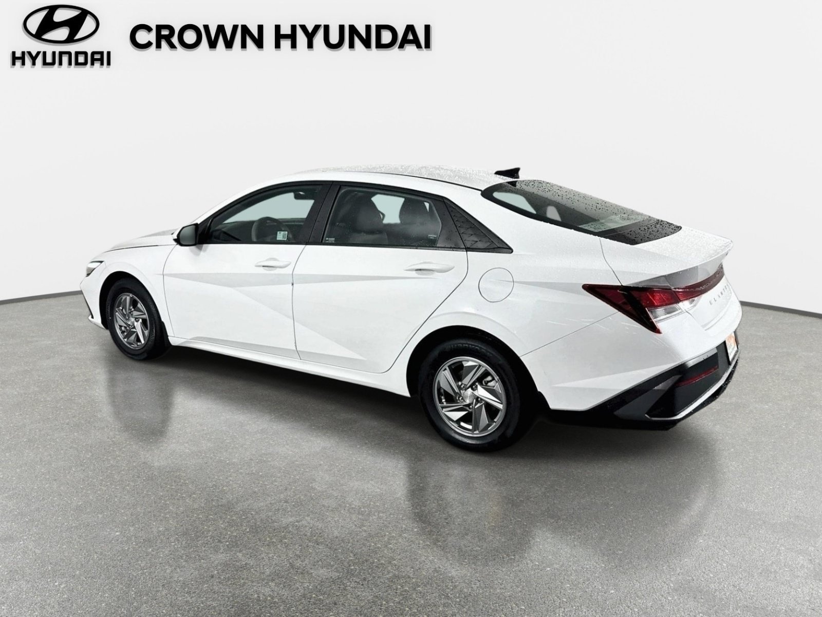 Used 2024 Hyundai Elantra SE FWD image 7