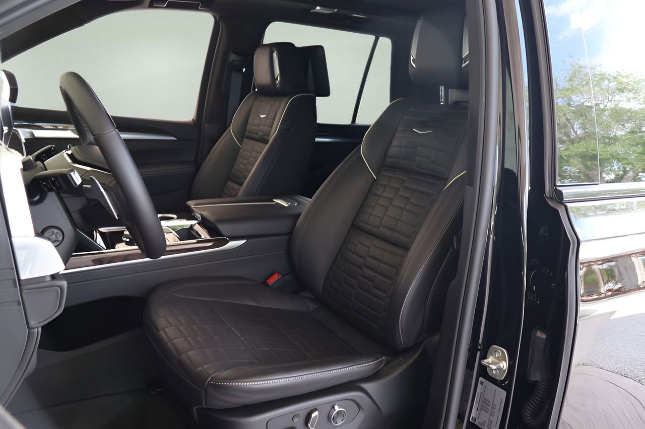 Used 2025 Cadillac Escalade Sport Platinum AWD/4WD image 10