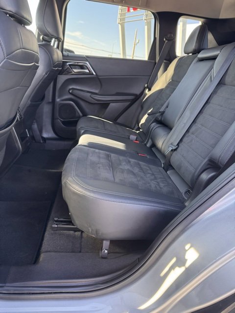 Used 2024 Mitsubishi Outlander SE image 11