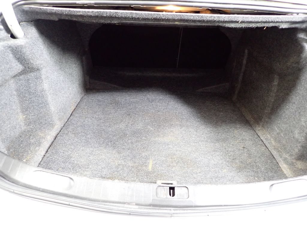 Used 2016 Chevrolet Impala LT FWD image 12