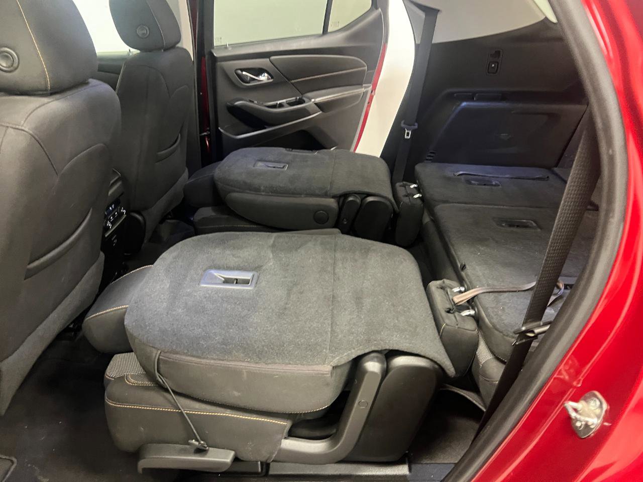 Used 2019 Chevrolet Traverse LT FWD image 30