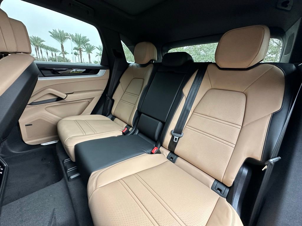 Used 2026 Porsche Cayenne E-Hybrid image 37