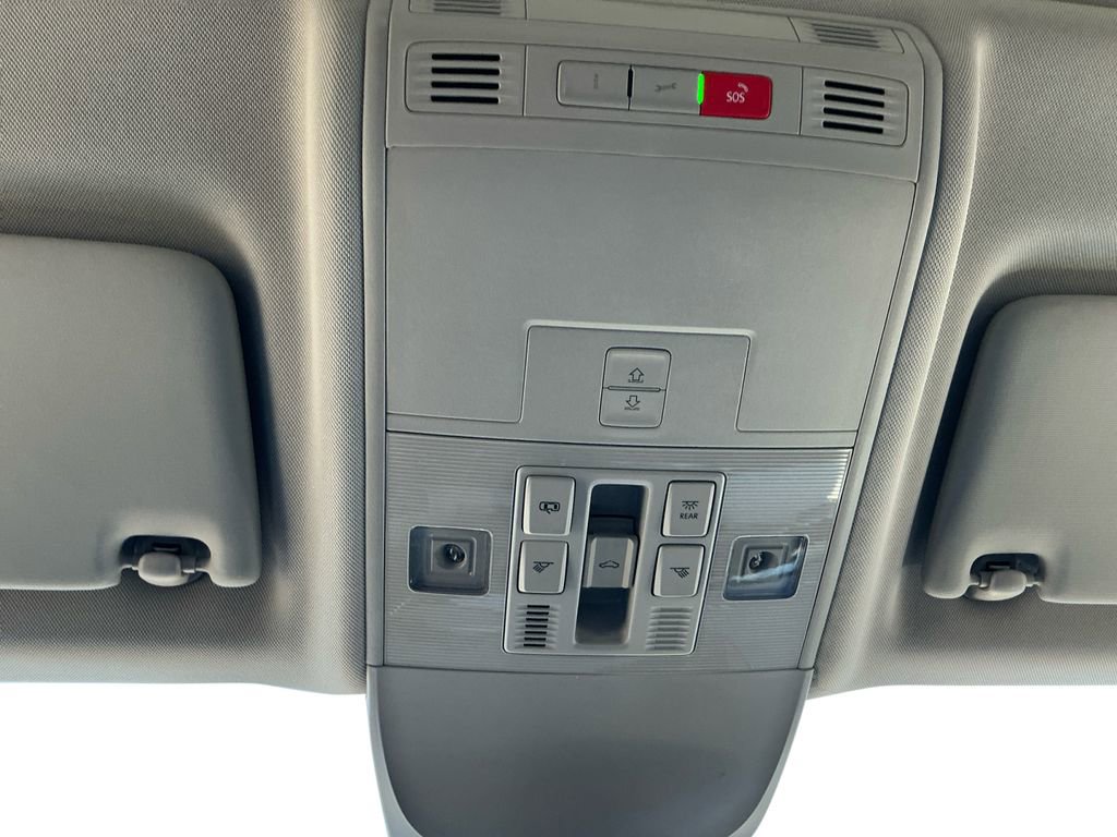 New 2025 Volkswagen Taos SEL image 20