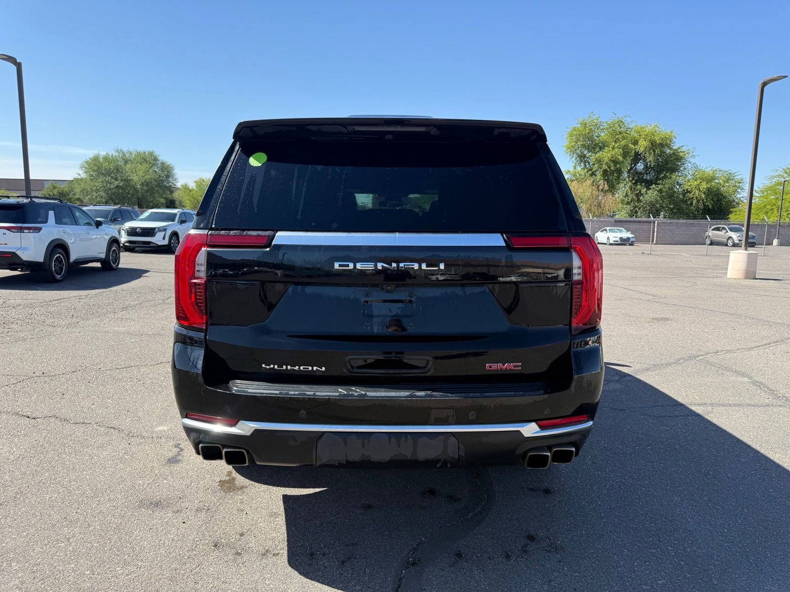 Used 2025 GMC Yukon XL Denali AWD/4WD image 6