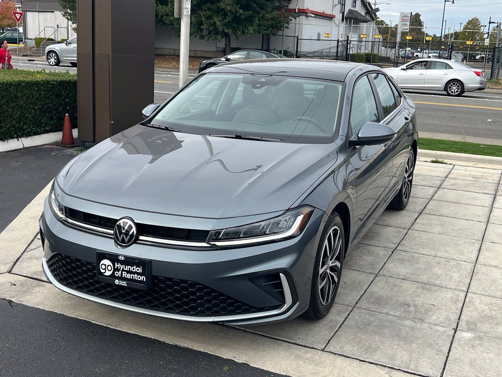 Used 2025 Volkswagen Jetta SE FWD image 5
