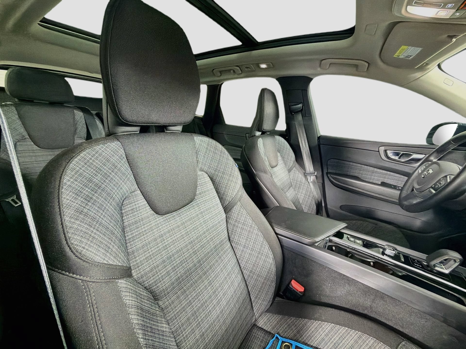 Certified 2023 Volvo XC60 B5 Core w/ Protection Package Premier FWD image 28