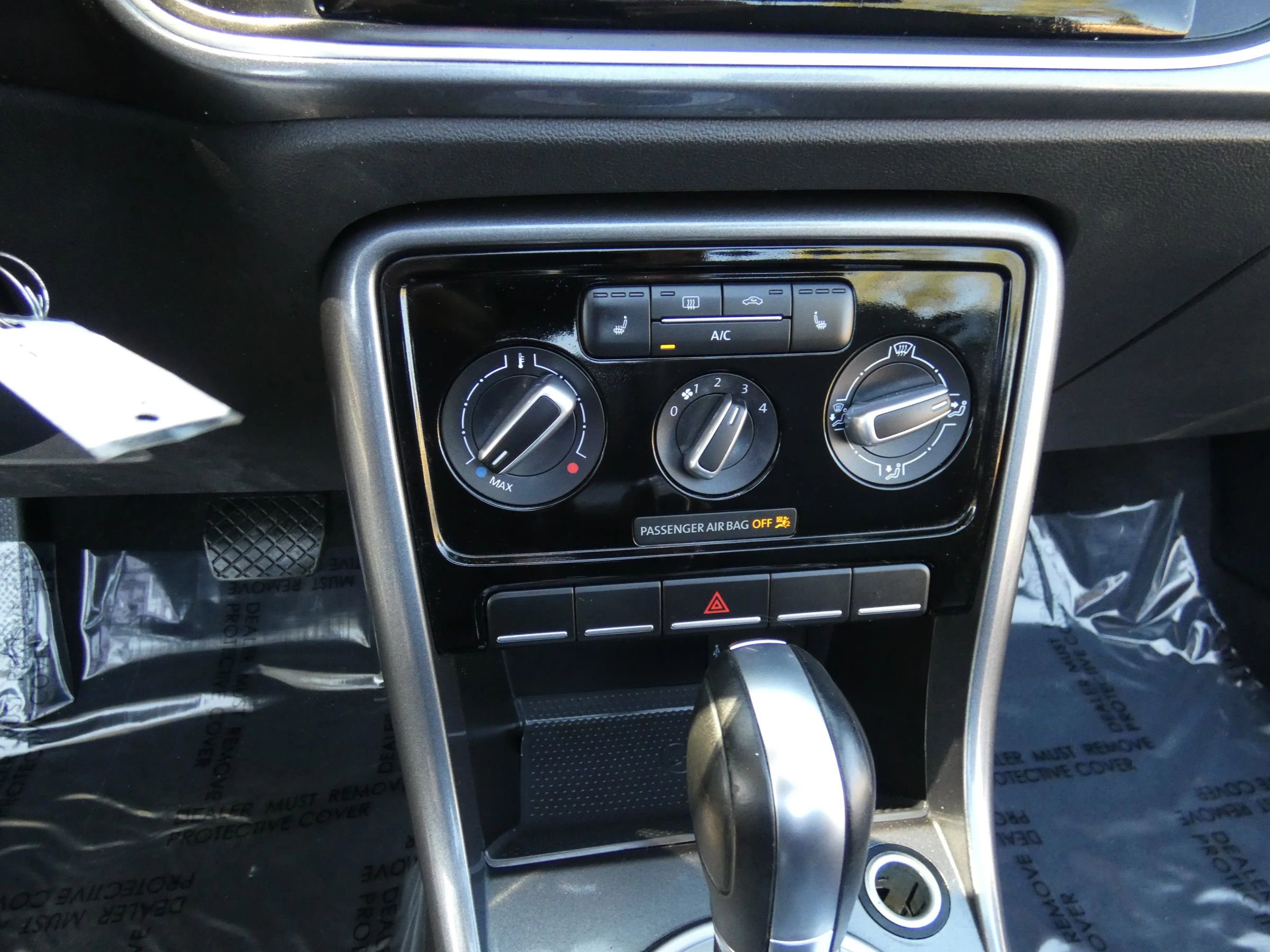 Used 2018 Volkswagen Beetle 2.0T S image 48