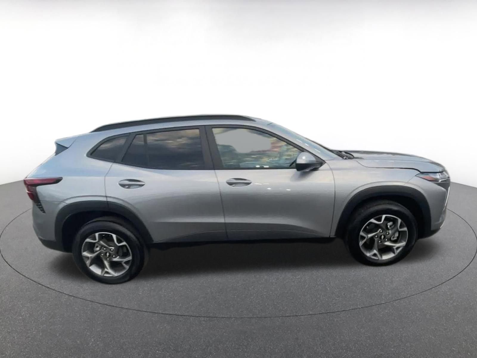 Used 2025 Chevrolet Trax LT image 15