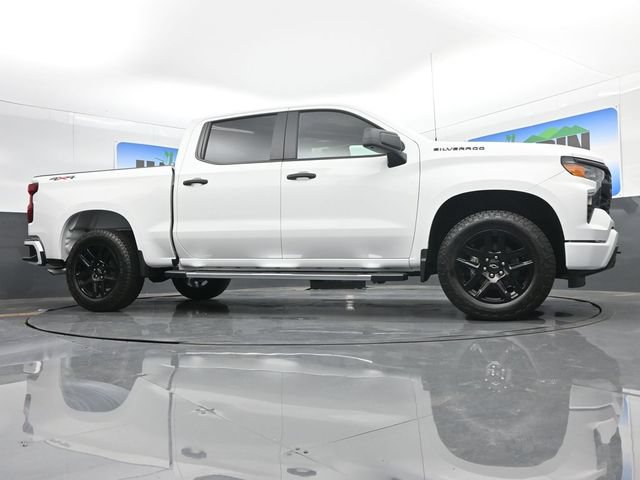 New 2026 Chevrolet Silverado 1500 Custom w/ LPO, Dark Essentials Package AWD/4WD image 18