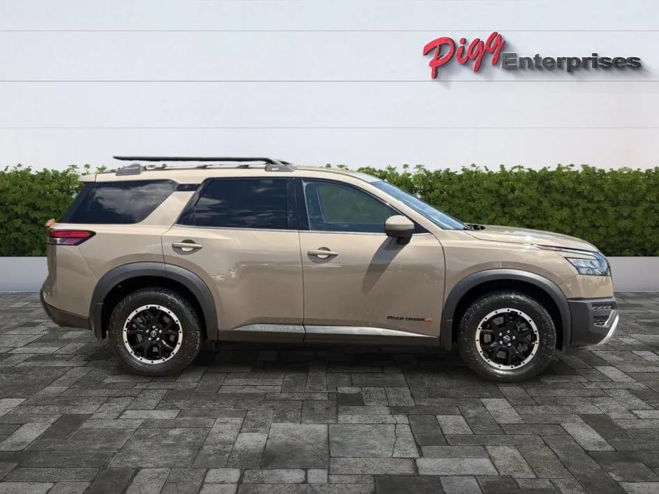 Used 2023 Nissan Pathfinder Rock Creek AWD/4WD image 7