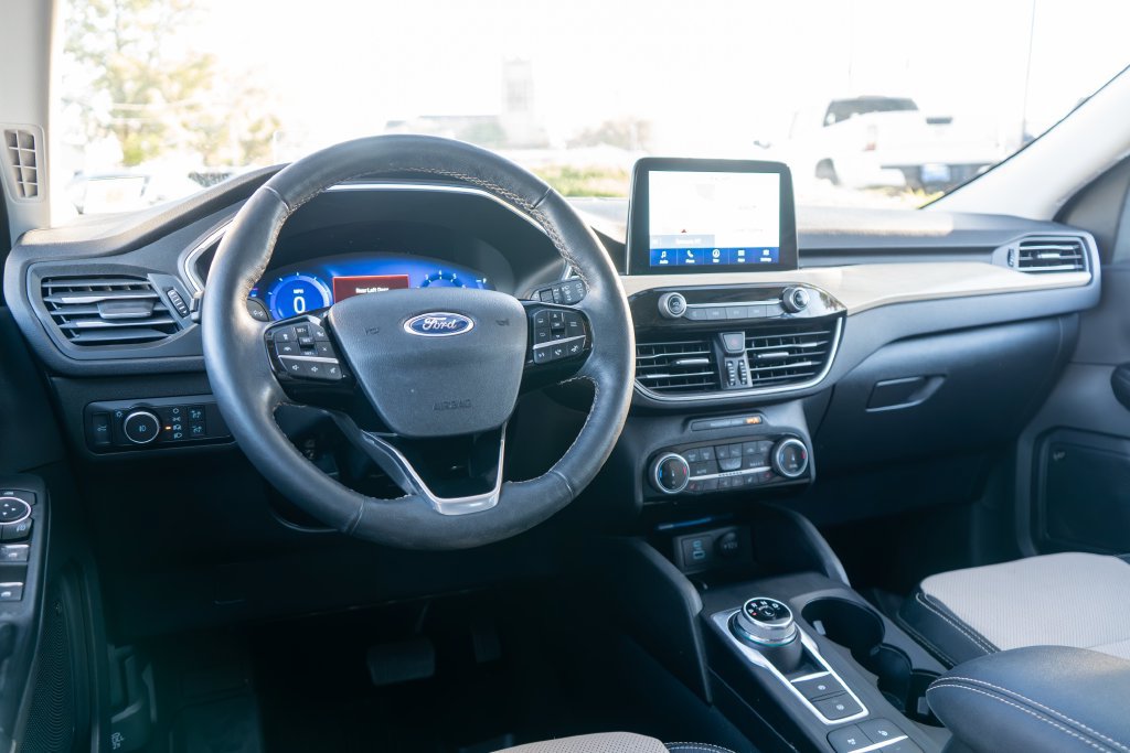 Used 2022 Ford Escape Titanium w/ Titanium Elite Package AWD/4WD image 13