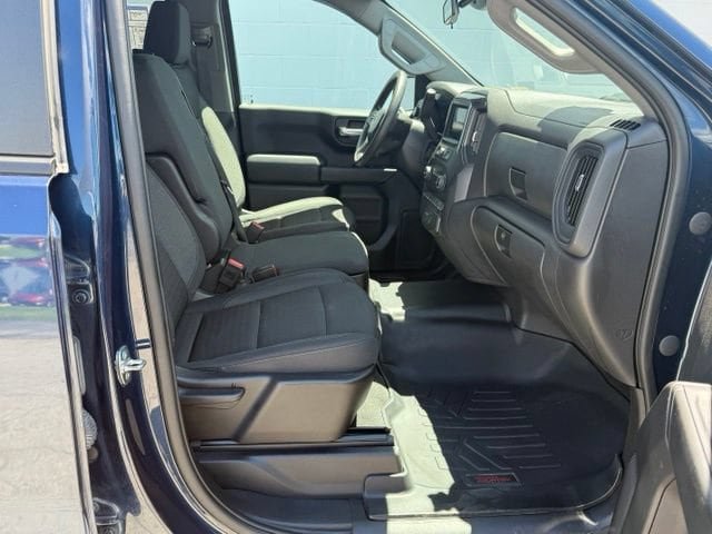 Used 2023 Chevrolet Silverado 1500 Custom Trail Boss w/ LPO, Dark Essentials Package AWD/4WD image 21