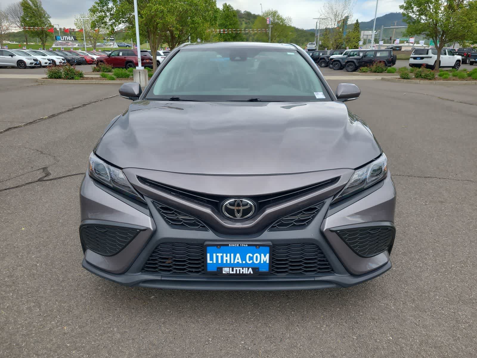 Used 2023 Toyota Camry SE w/ Cold Weather Package FWD image 14