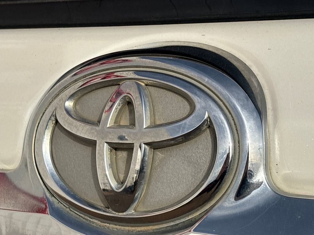 Used 2014 Toyota 4Runner Limited image 32