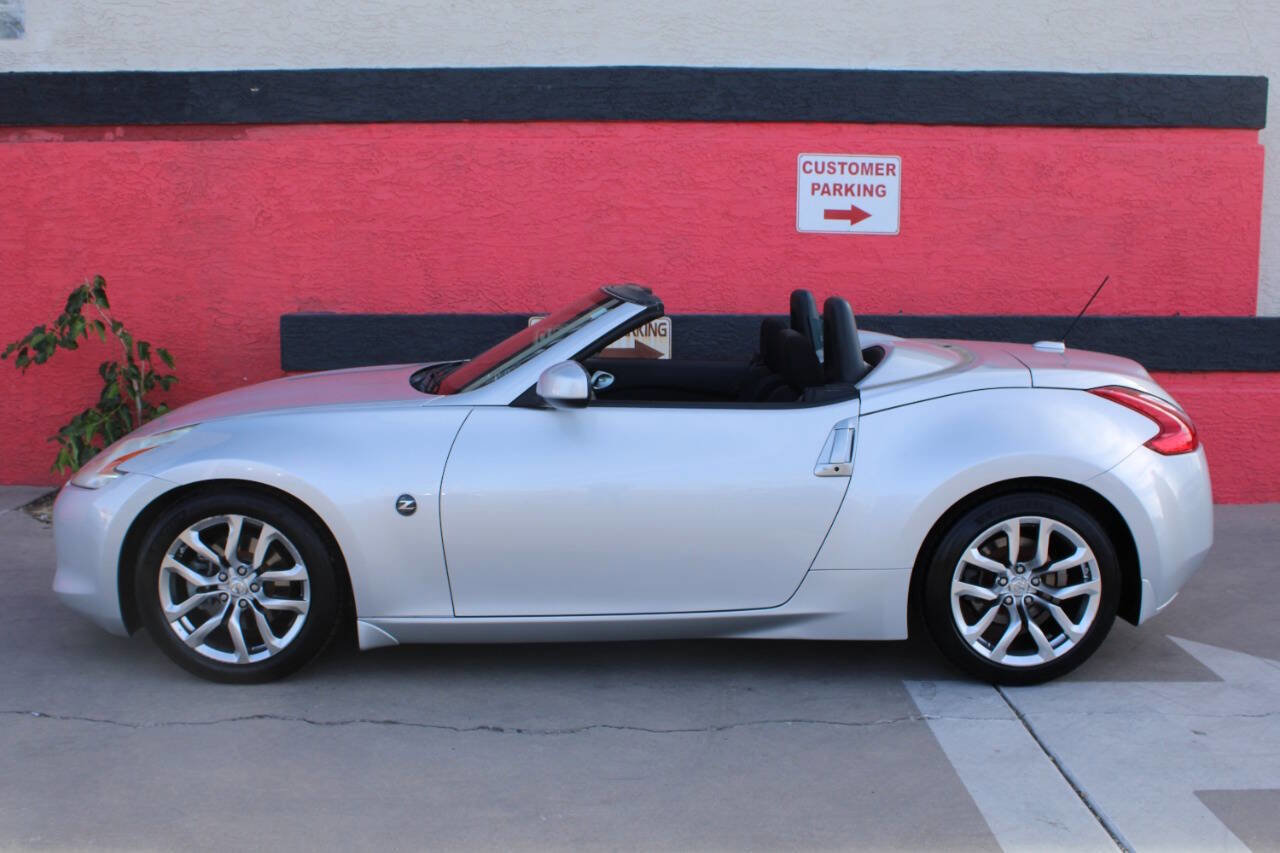 Used 2012 Nissan 370Z Roadster 2dr Convertible image 2