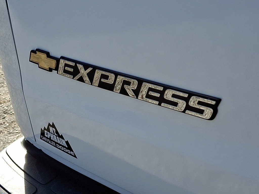 Used 2023 Chevrolet Express 2500 w/ Driver Convenience Package image 14