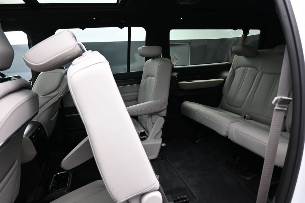 New 2026 Jeep Grand Wagoneer L Summit AWD/4WD image 30