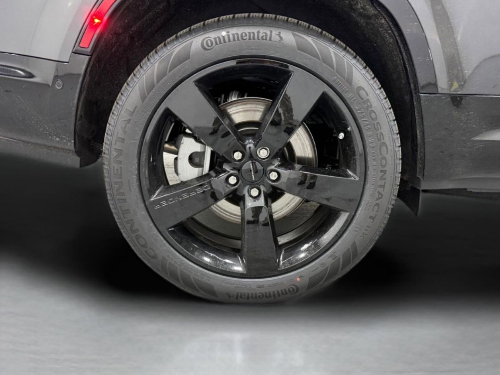 New 2026 Land Rover Defender 130 X-Dynamic SE image 34