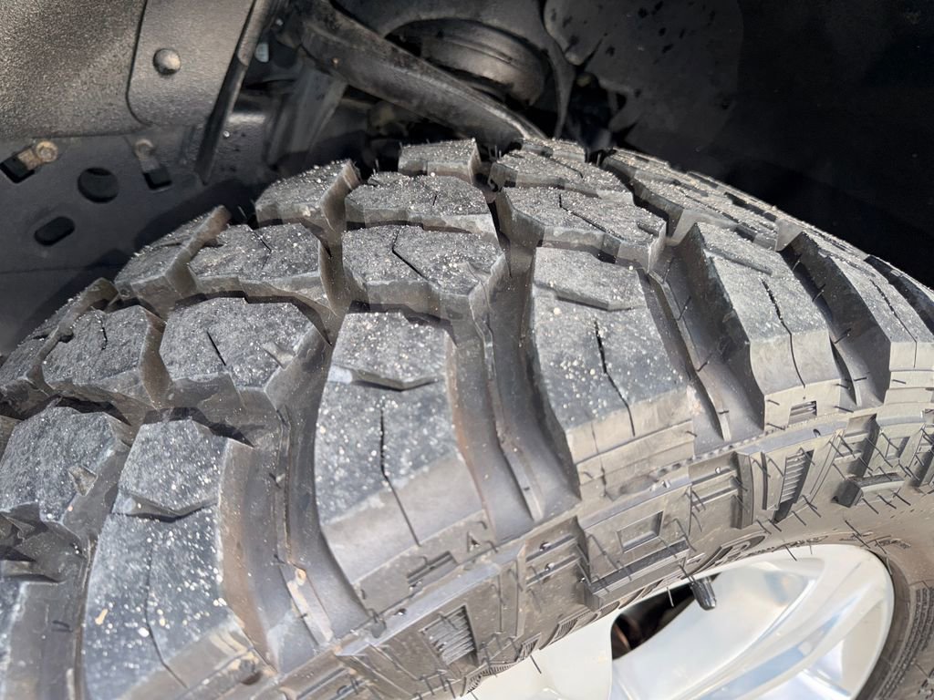 Used 2018 Ford F150 Platinum w/ Equipment Group 701A Luxury image 32