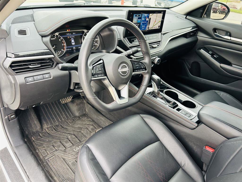 Used 2024 Nissan Altima 2.5 SR w/ SR Premium Package AWD/4WD image 11