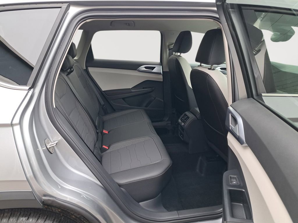 New 2025 Volkswagen Taos SE image 16