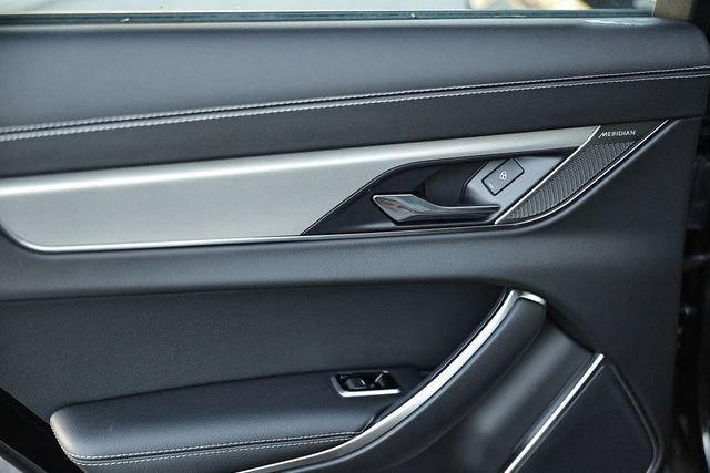 New 2024 Jaguar XF R-Dynamic SE AWD/4WD image 32