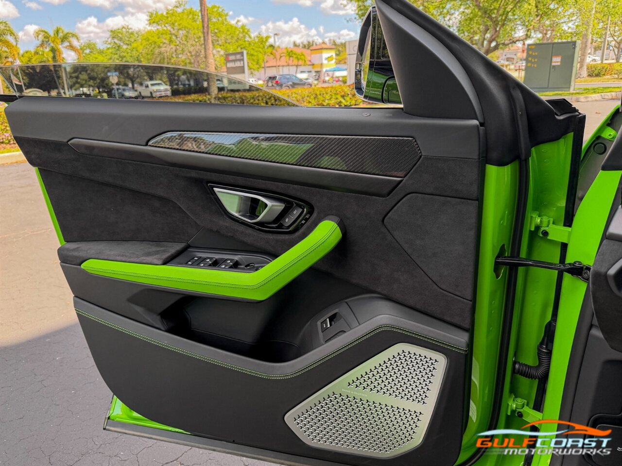 Used 2021 Lamborghini Urus image 25