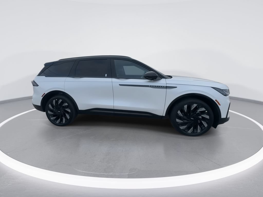 New 2026 Lincoln Nautilus Reserve AWD/4WD image 9