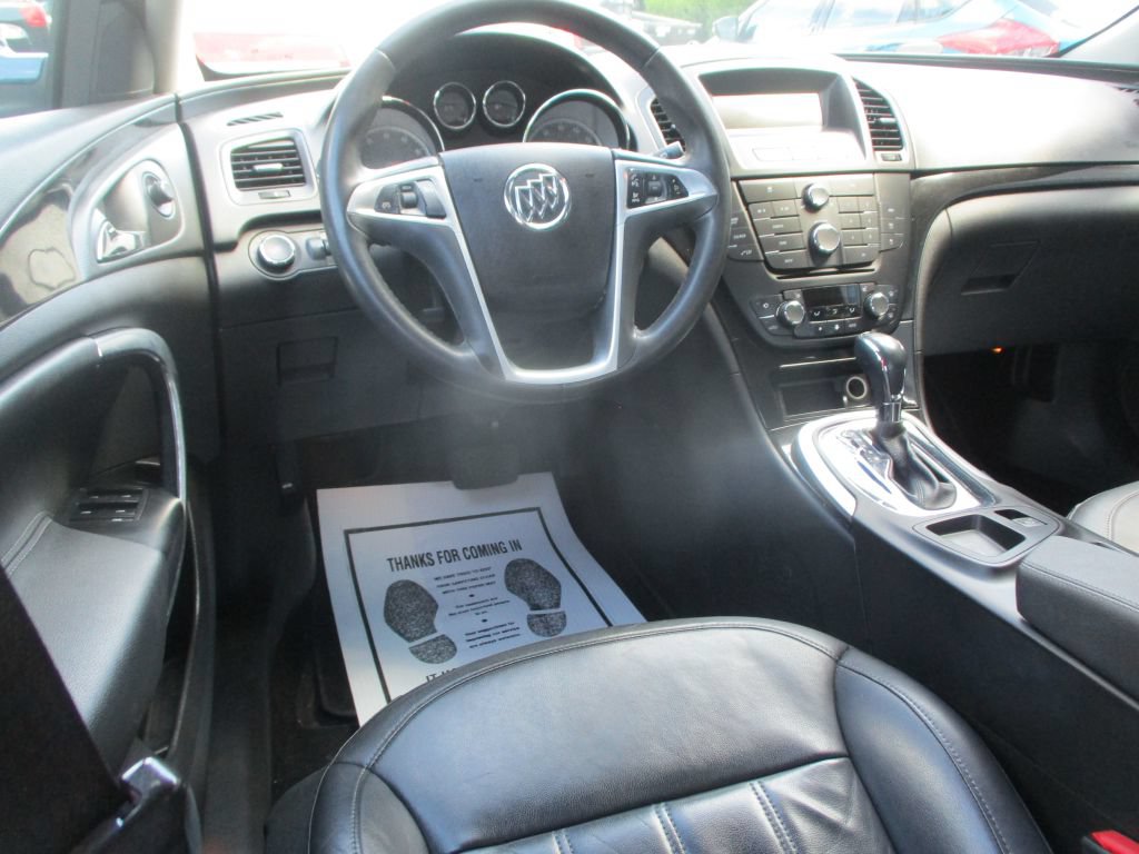 Used 2011 Buick Regal CXL Turbo w/ TO2 Preferred Equipment Group FWD image 9